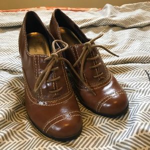 Lace up chestnut Booties